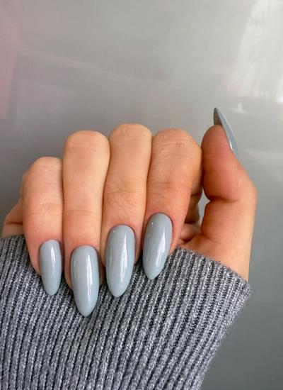 nails gray gel polish veloura